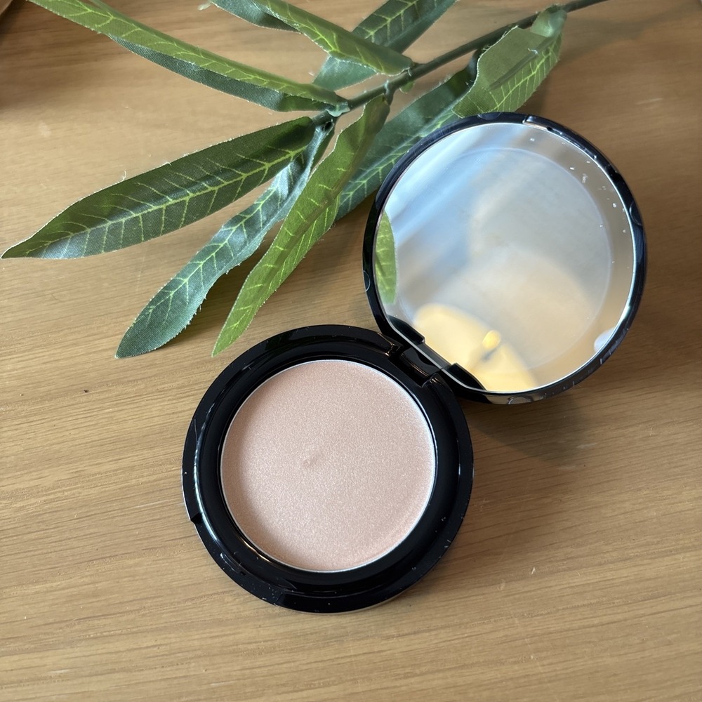 bareMinerals Candlelight Glow Illuminator 0.14 Oz 4g Luminous Gold Escentuals